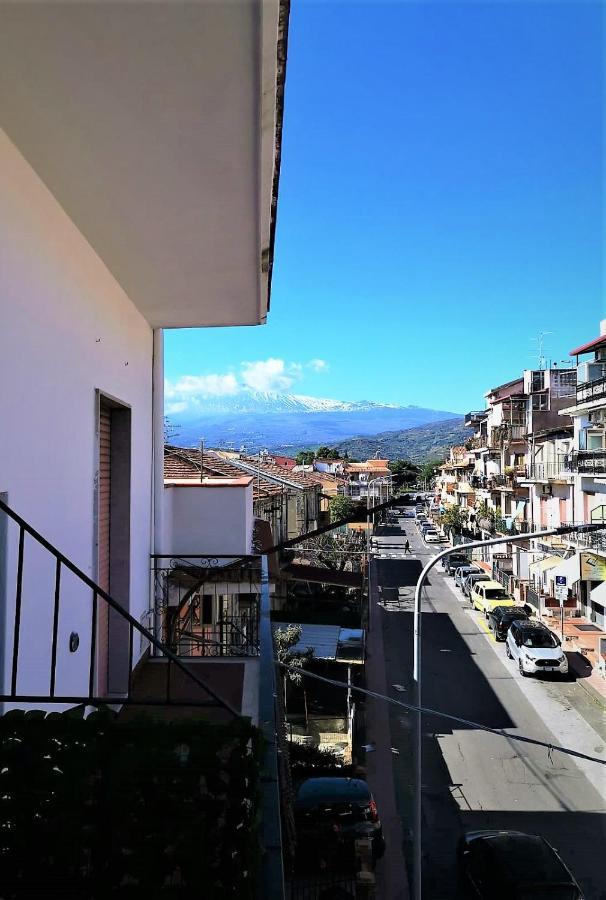 Casa Le Maioliche Apartment จีอาร์ดีนี นักซอส ภายนอก รูปภาพ